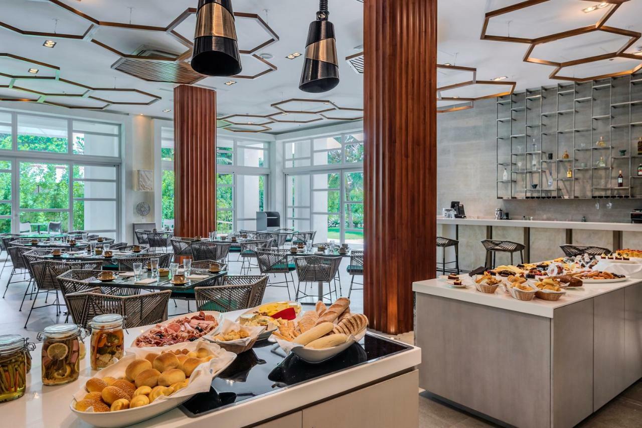 Aqua Boracay Hotell Balabag  Exteriör bild The restaurant at the National Museum of the Czech Republic
