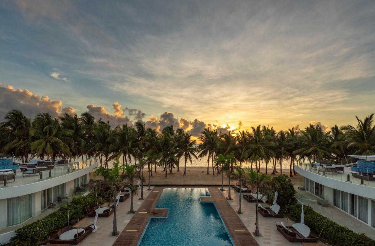 Aqua Boracay Hotell Balabag  Exteriör bild Sunset at the hotel